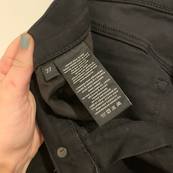 J Brand 620 Super Skinny Stretch Jeans in BLACKOUT Destroyed - Size 27 - Picture 5 of 6